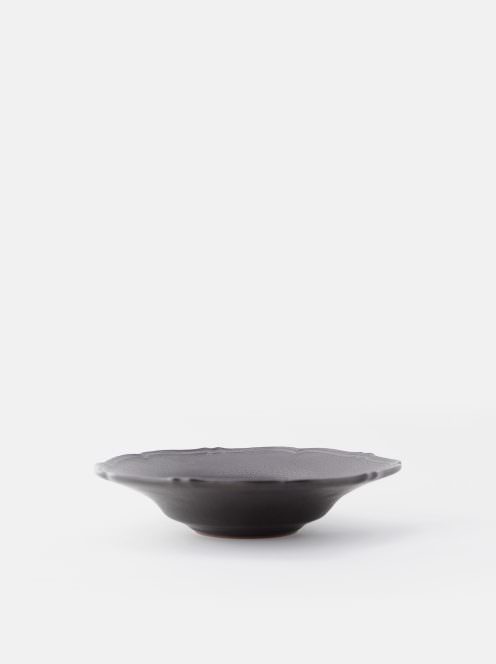 awabi ware / 輪花中深皿(黒マット)